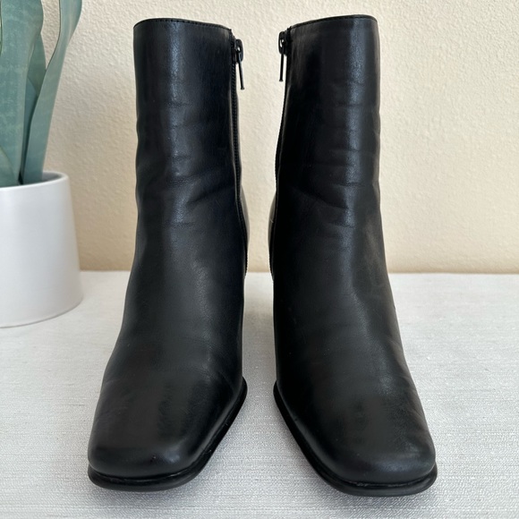 Karen Scott Jaquetta Vintage Black Leather Heeled Zip Ankle Boots Woman’s 5.5M - Picture 4 of 11